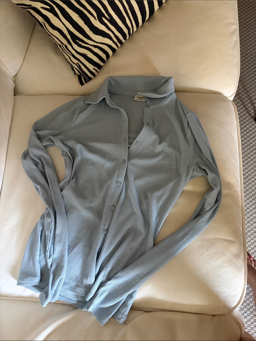 Abercrombie & Fitch Light Blue Lightweight Ribbed Button-Down Shirt